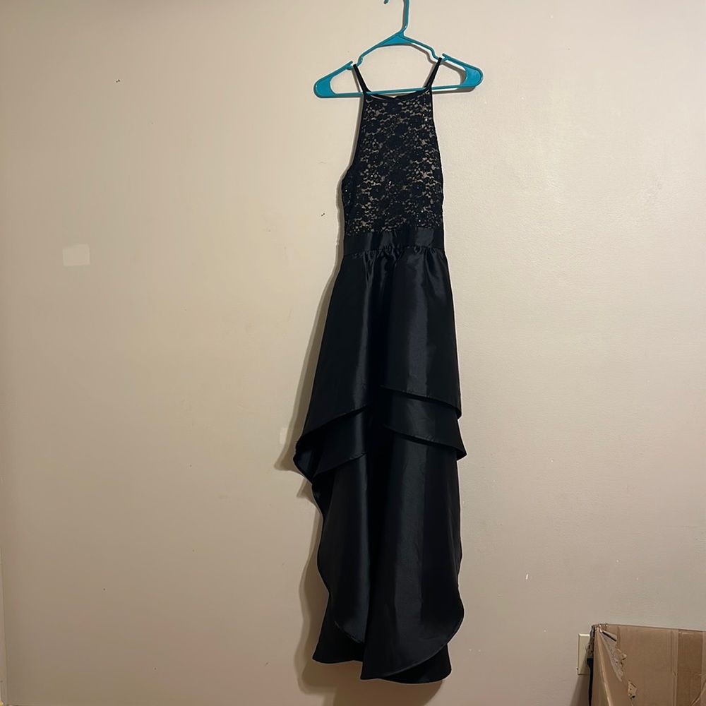 Beautiful black hi low dress, got so many compliments on this dress. Very flowy